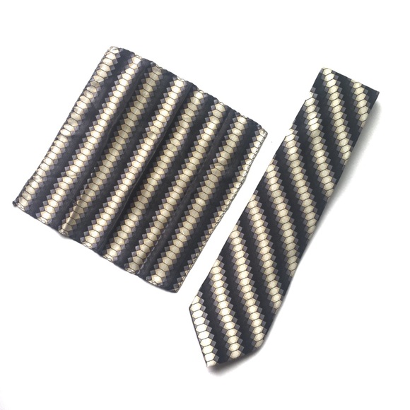 CLUB INTERNATIONAL Silk Tie and Pocket Square Black Gray Cream Geometric Stripes - Picture 1 of 10
